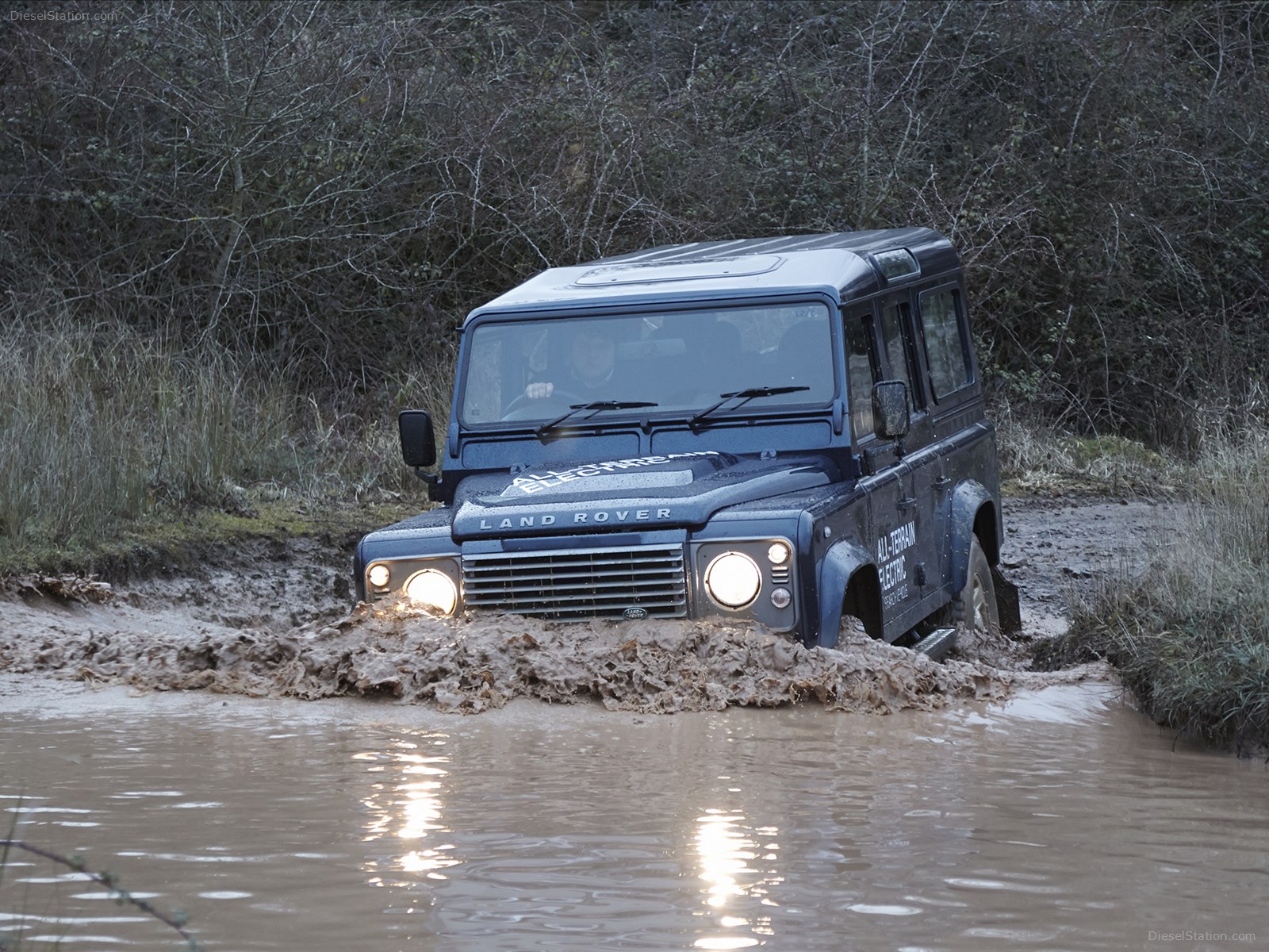 Land Rover Defender Electric Concept 2013